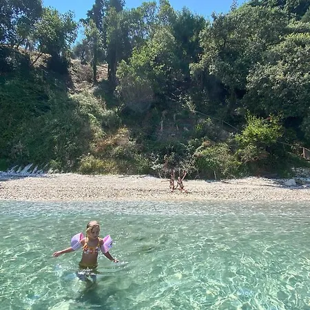 Olivia On Sea *